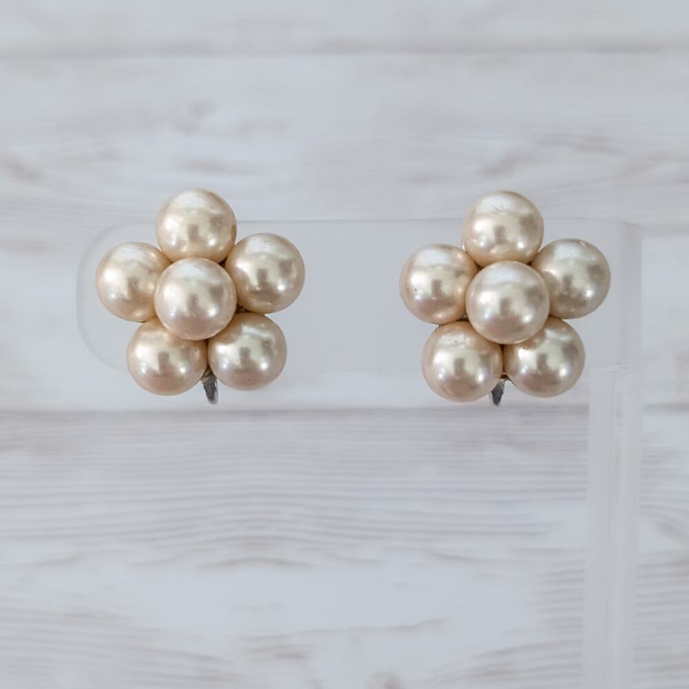 Vintage Screw Back / Screw On Earrings Faux Pearl Flower Like